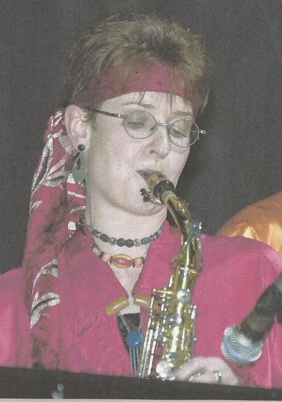 10_9Moni_Sax.jpg